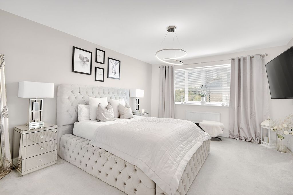 Property photo 3 of 45