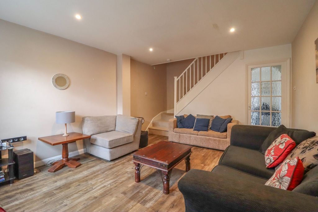 Property photo 3 of 14 4642446