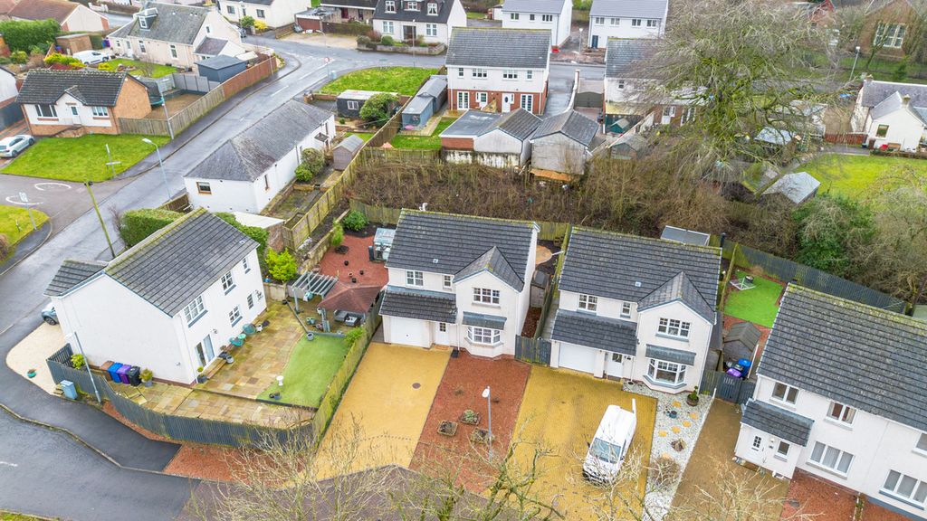 Property photo 3 of 31