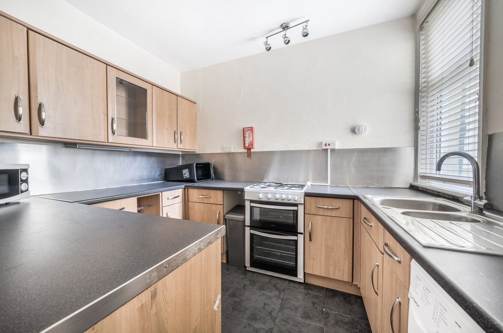 Property photo 2 of 11 Picture No. 08