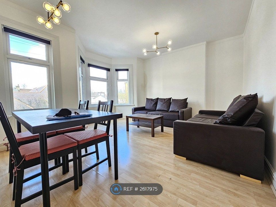 Property photo 2 of 9 Living Dining