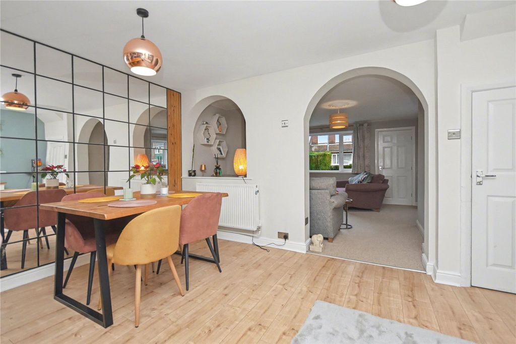 Property photo 3 of 17 Picture No. 12