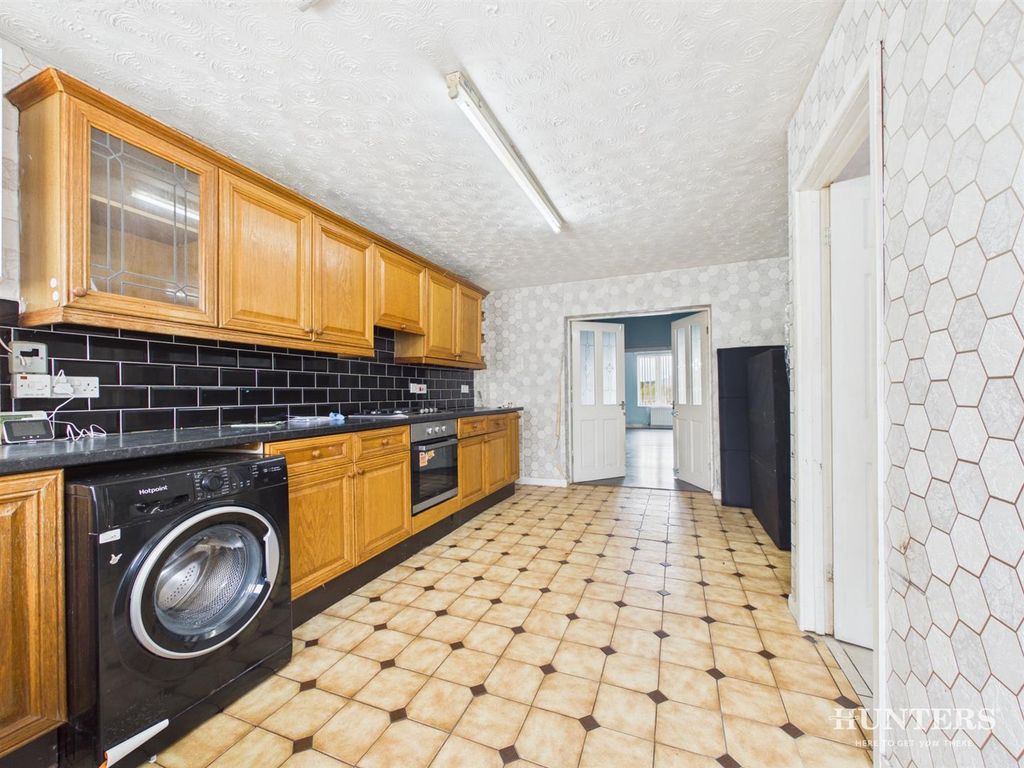Property photo 2 of 17 Cam05287G0-Pr0238-Still001.Jpg