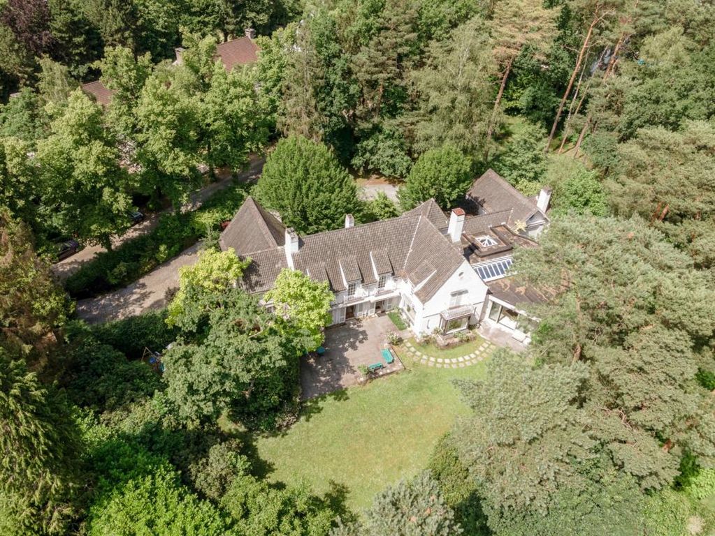 Property photo 3 of 23