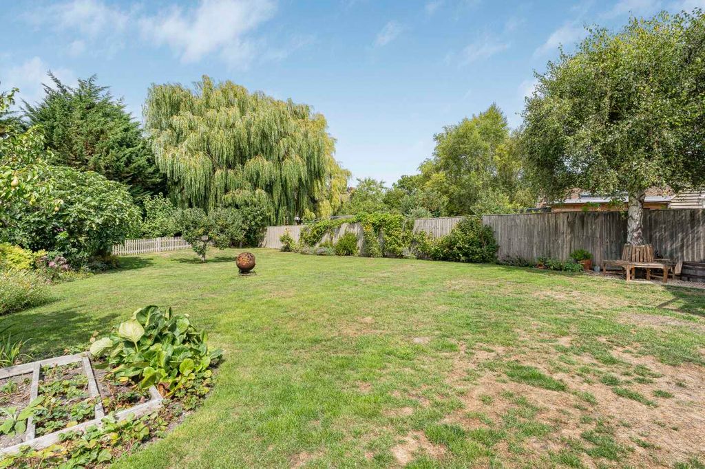 Property photo 3 of 32