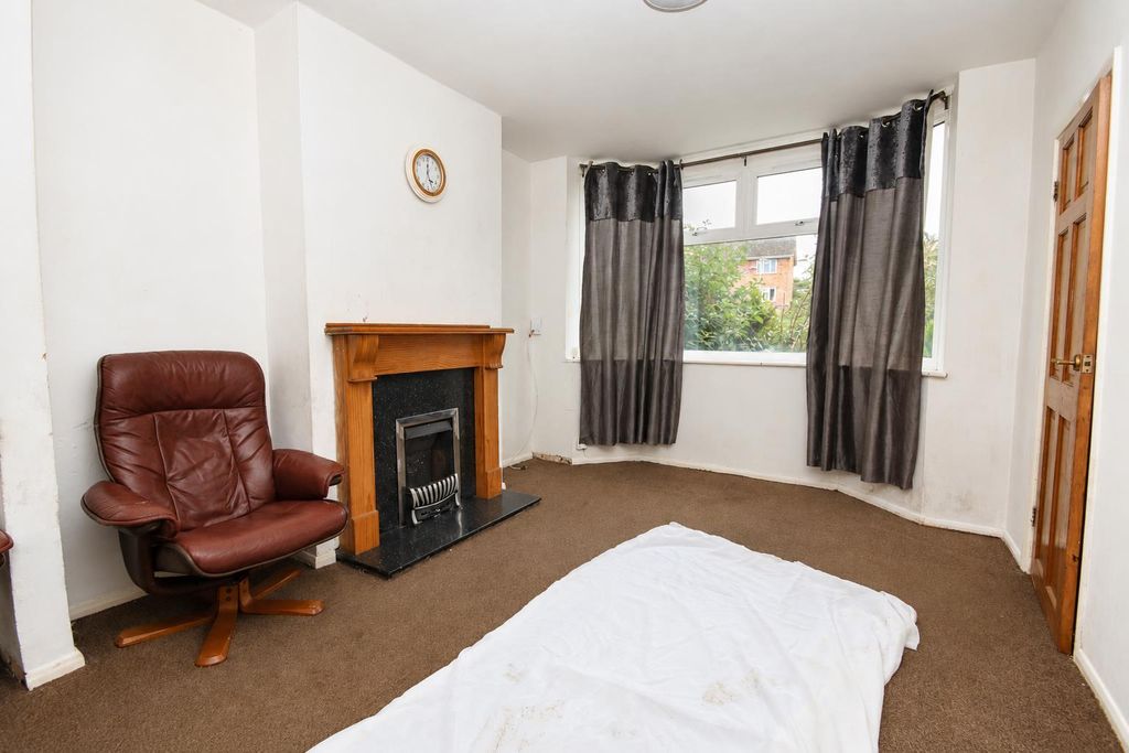 Property photo 3 of 14 1 (2).Png