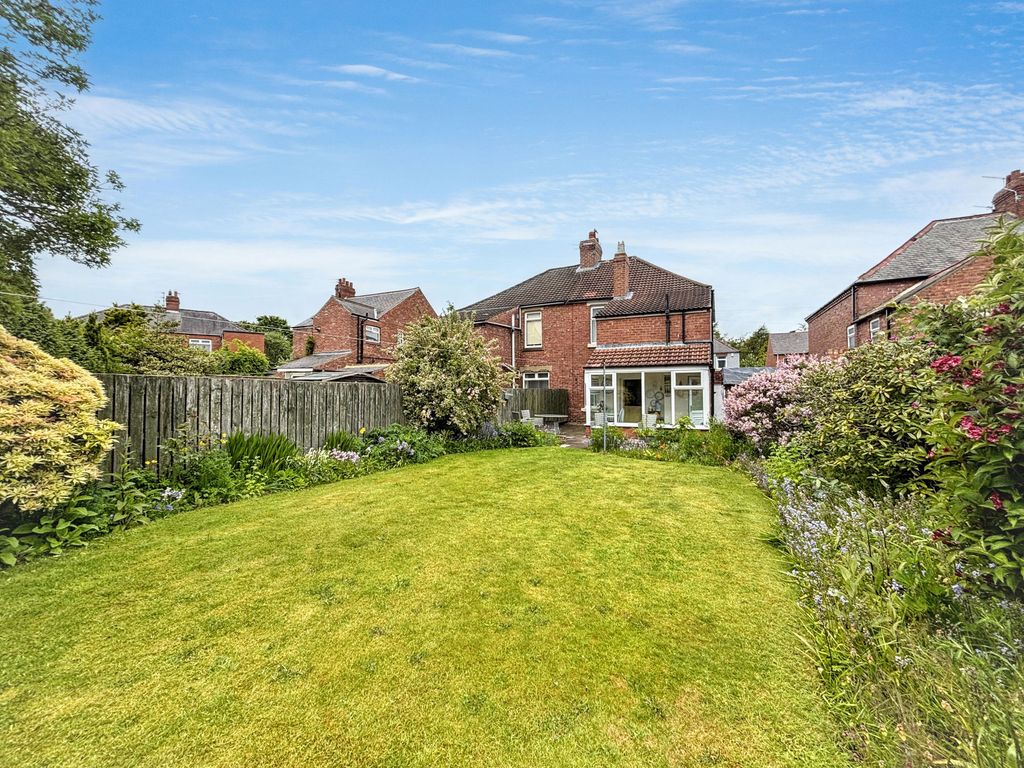 Property photo 2 of 34