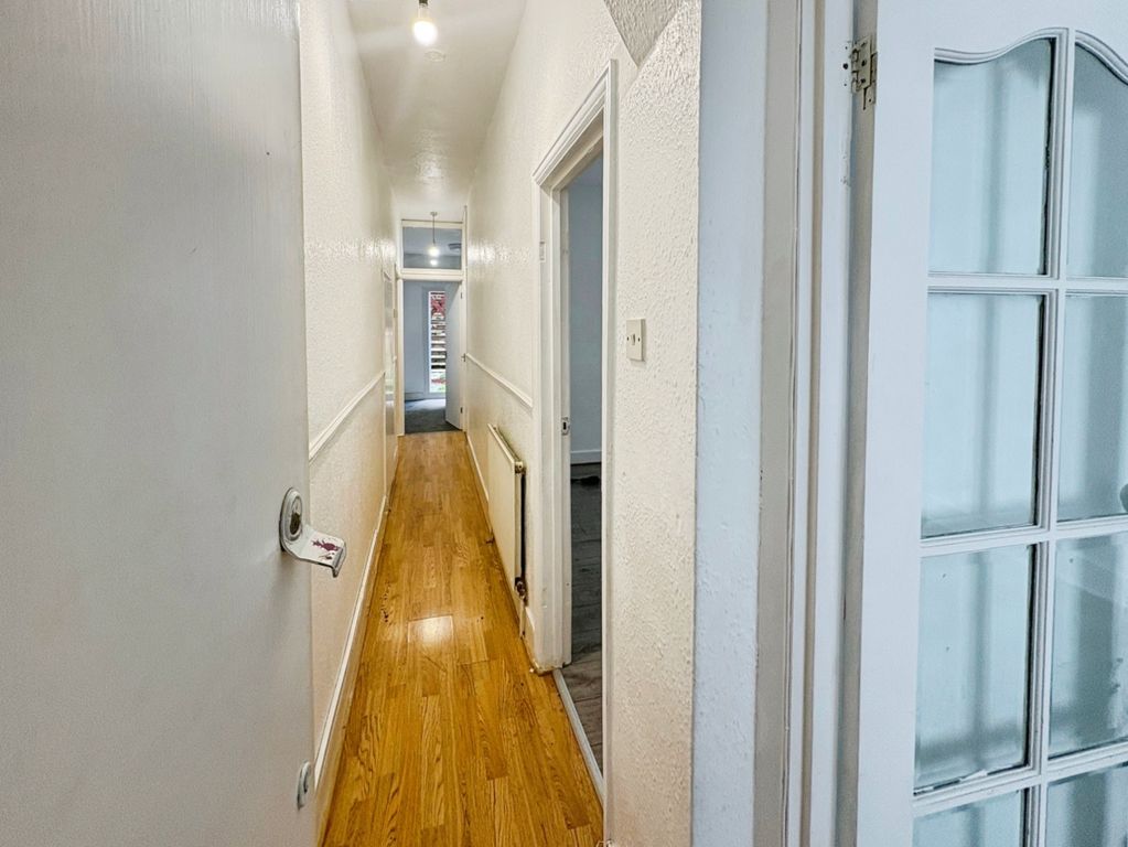 Property photo 2 of 7 Entrance
