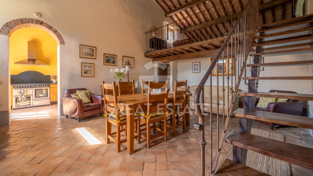 Property photo 2 of 50 Interiors