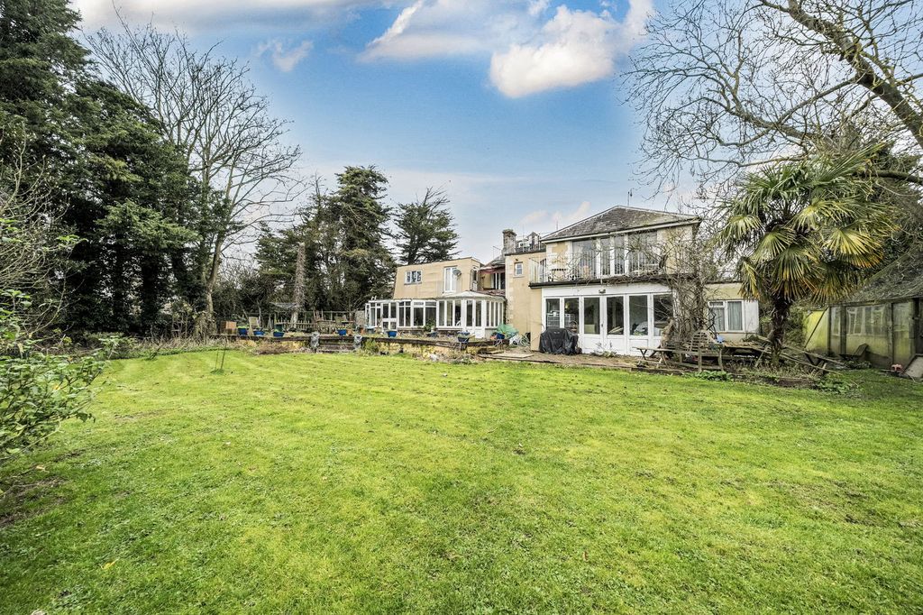 Property photo 2 of 17