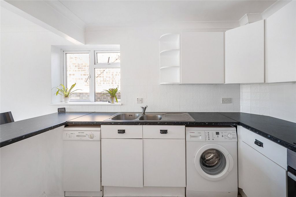 Property photo 2 of 11 Picture No. 14