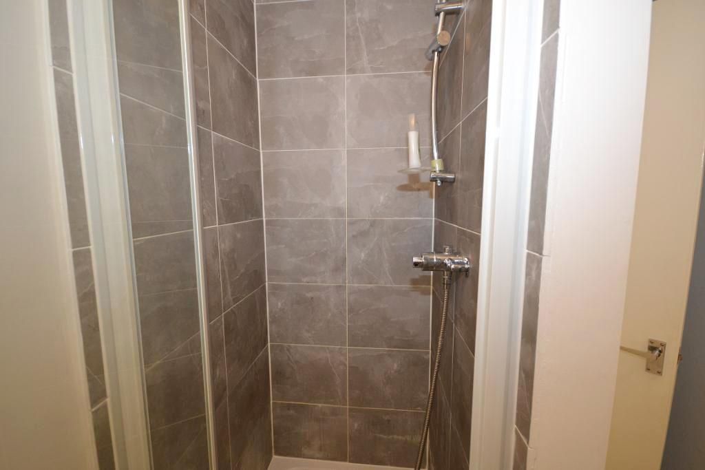Property photo 3 of 11 Shower Ensuite