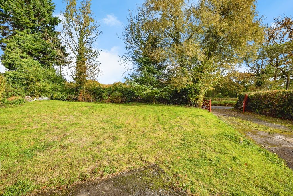 Property photo 3 of 20 Photo