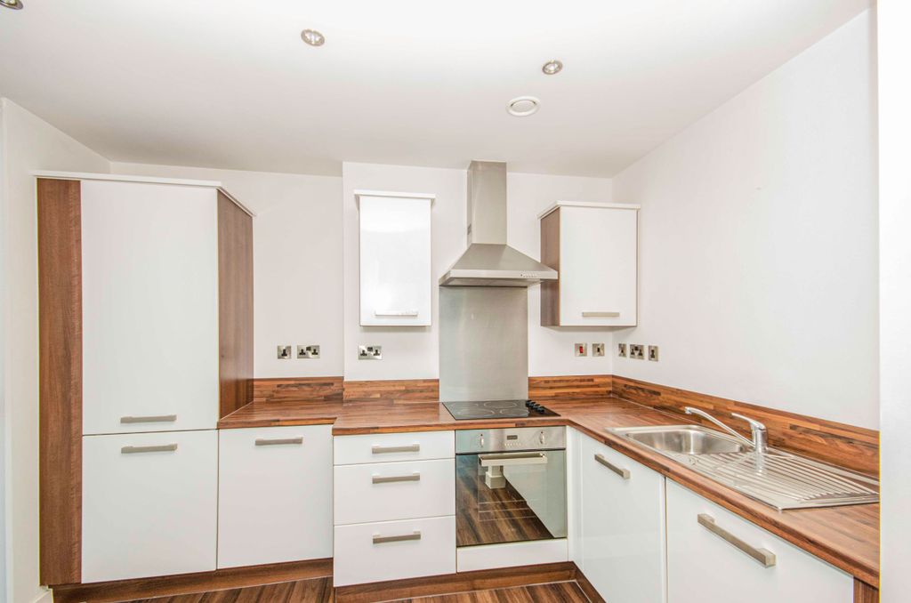 Property photo 3 of 5 98F65ee4-8395-48Aa-9