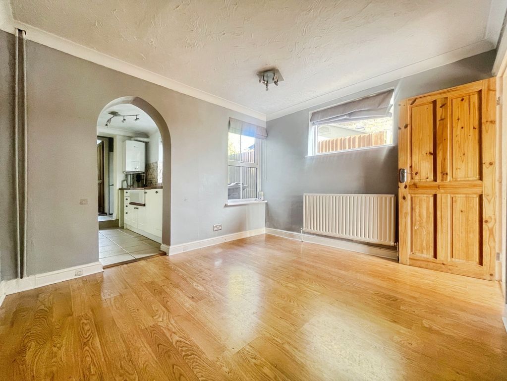 Property photo 3 of 12 Pbox-Img.Jpg