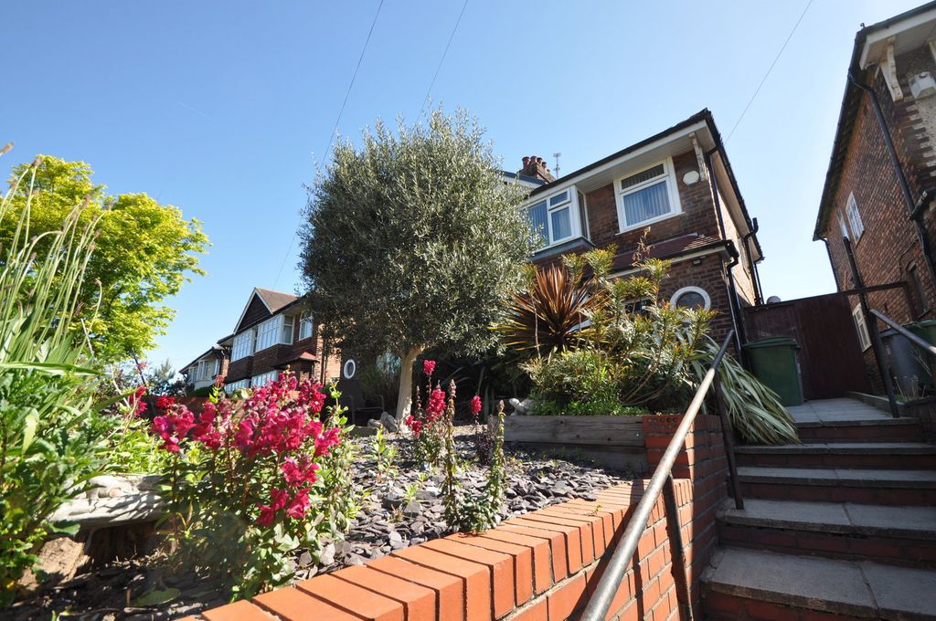 Property photo 1 of 30