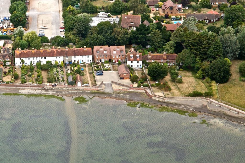 Property photo 2 of 8 On The Harbour