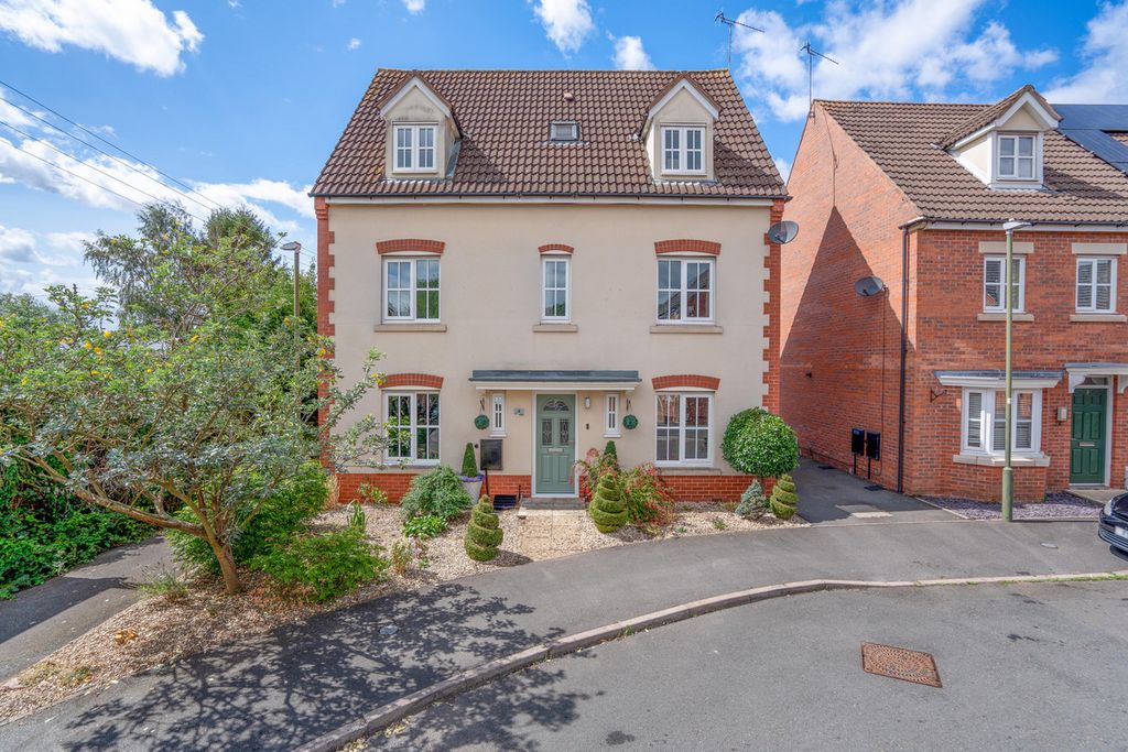 Property photo 1 of 30