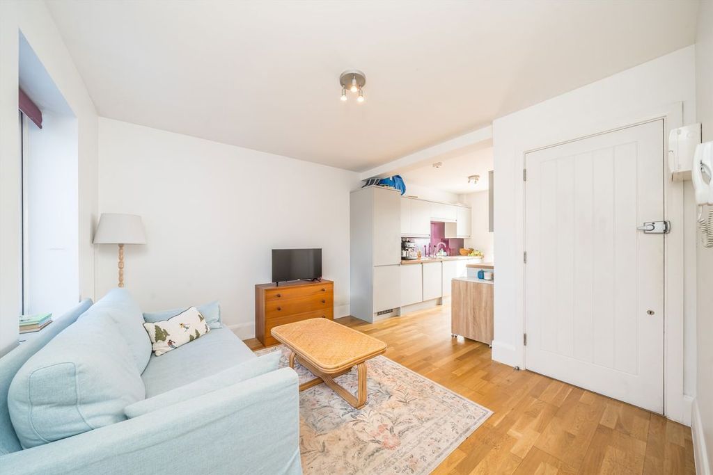 Property photo 1 of 5
