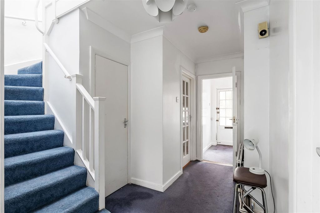 Property photo 2 of 19 111-Peaches-Close-3.Jpg