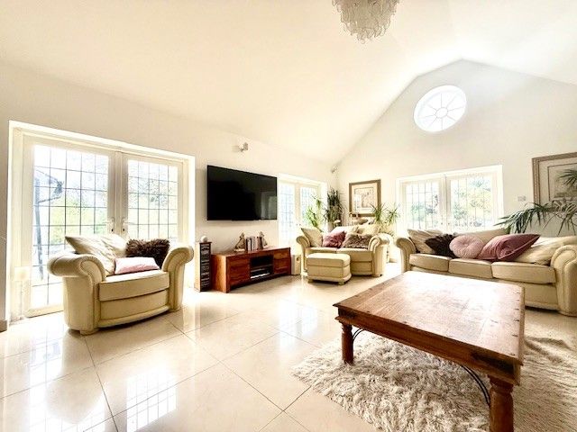 Property photo 3 of 21