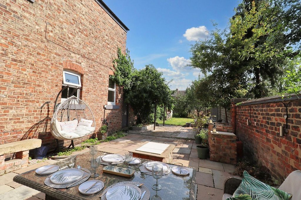 Property photo 3 of 41