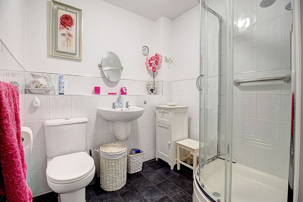 Property photo 3 of 18 Shower Room