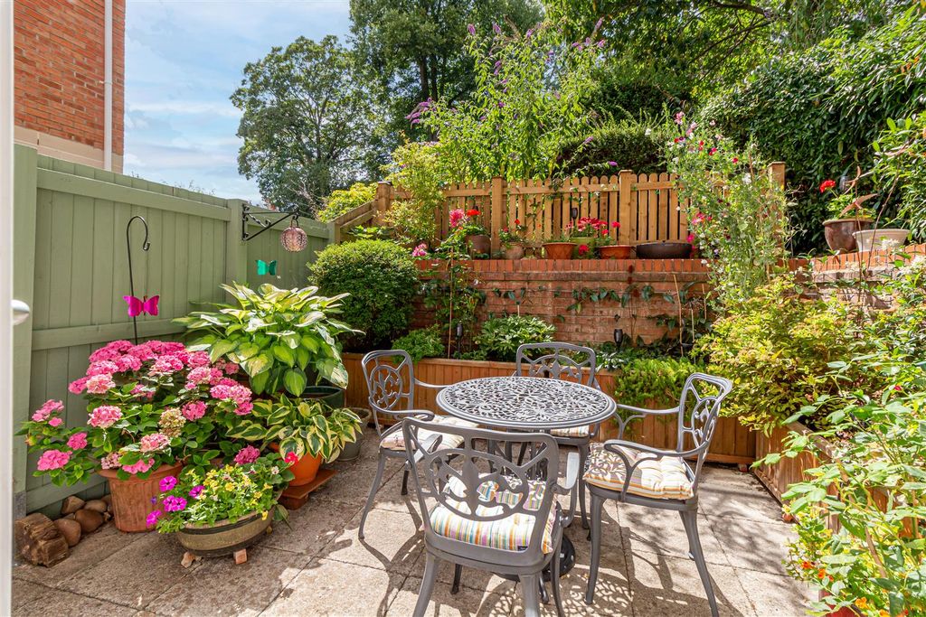 Property photo 2 of 27 Garden-4.Jpg