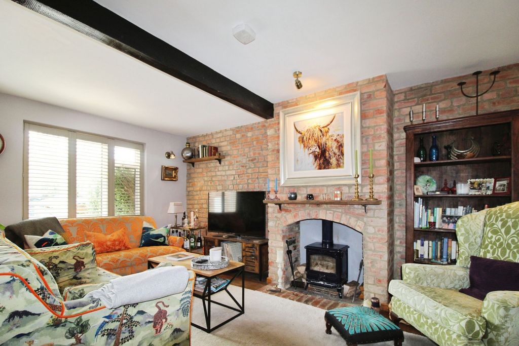 Property photo 2 of 35