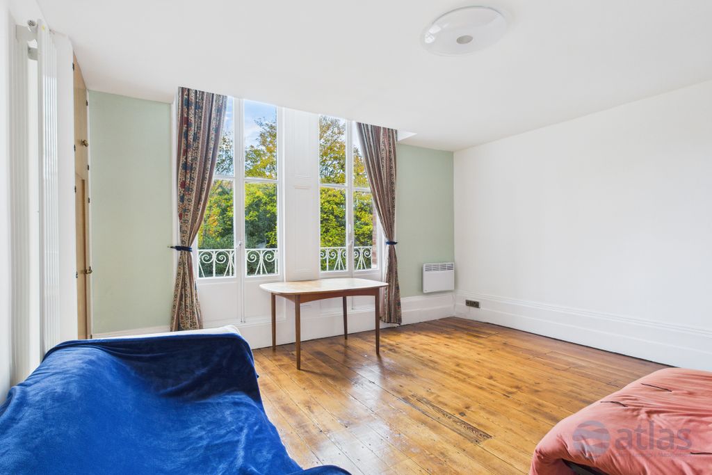 Property photo 2 of 6 Lounge