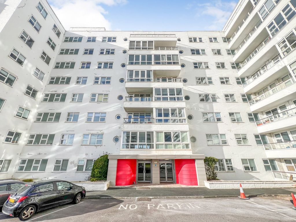 Property photo 2 of 12