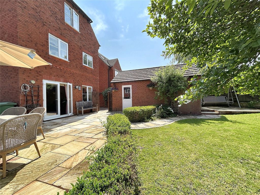 Property photo 2 of 25 Picture No. 12