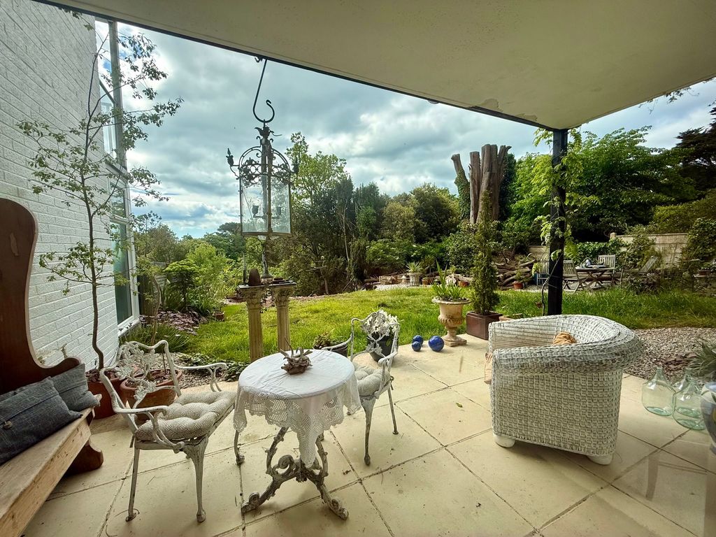 Property photo 1 of 31