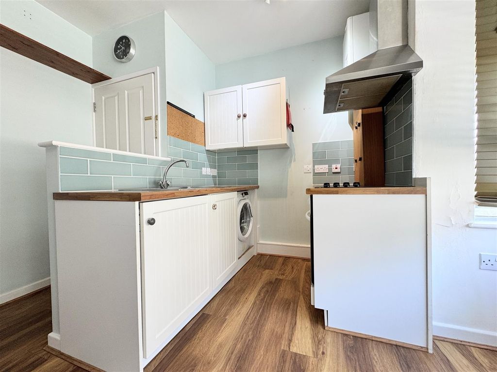 Property photo 3 of 13 Kitchen