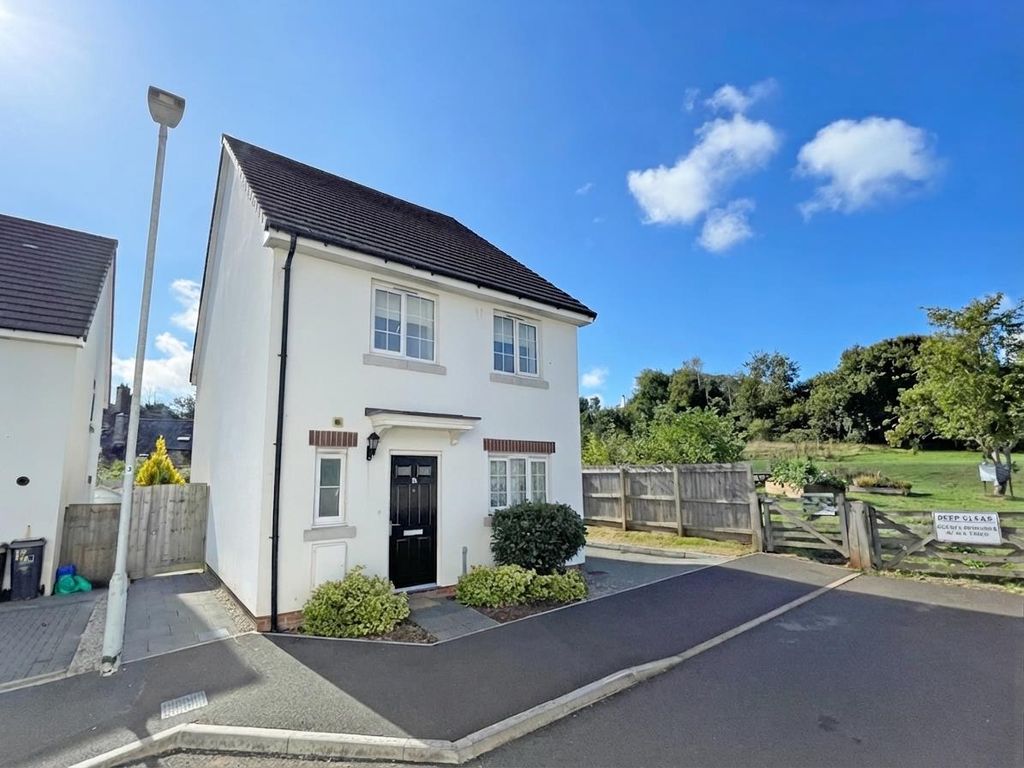 Property photo 1 of 22 Sackville Close 19 - Front.Jpg