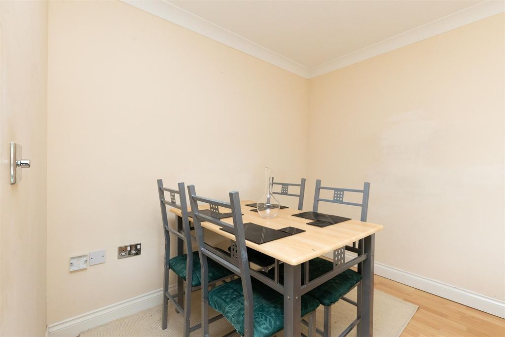Property photo 3 of 22 16Copleywalk-11.Jpg