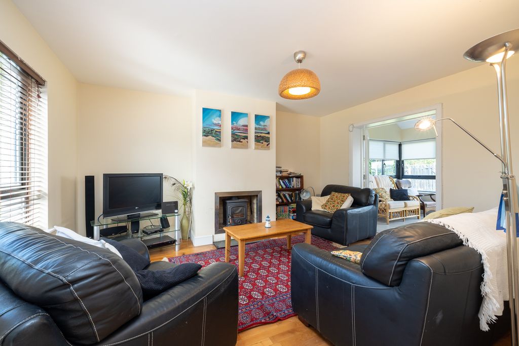 Property photo 3 of 32