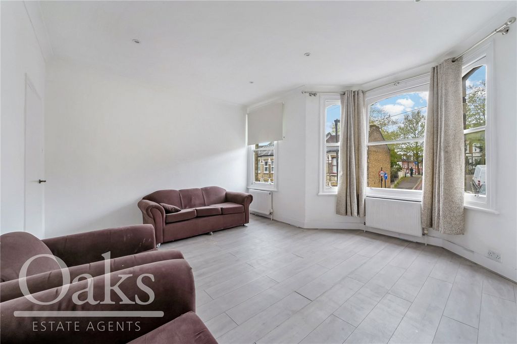 Property photo 3 of 8 Picture No. 04