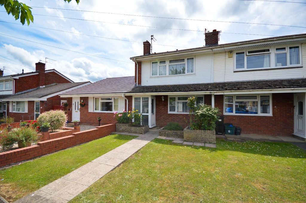 Property photo 1 of 17 Outside