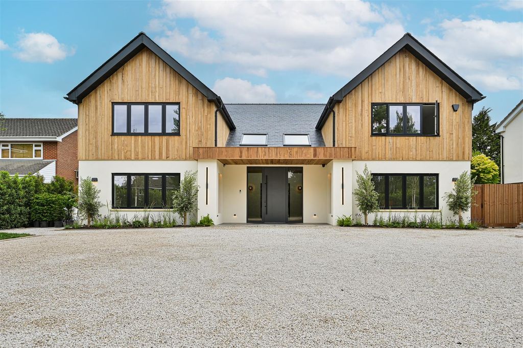 Property photo 1 of 12 44 Uplands Rs-11.Jpg