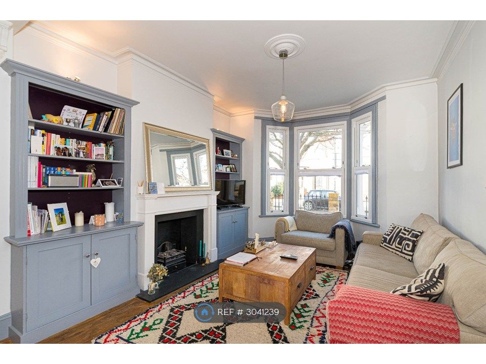 Property photo 2 of 25