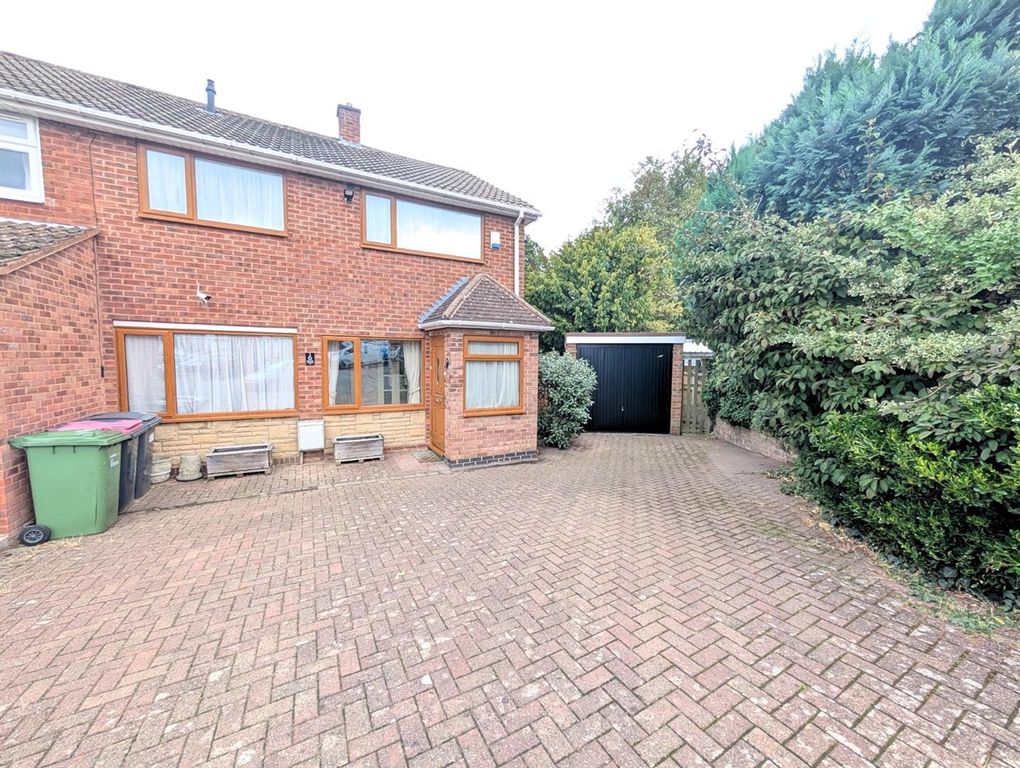 Property photo 1 of 15 Allens Close A.Jpg