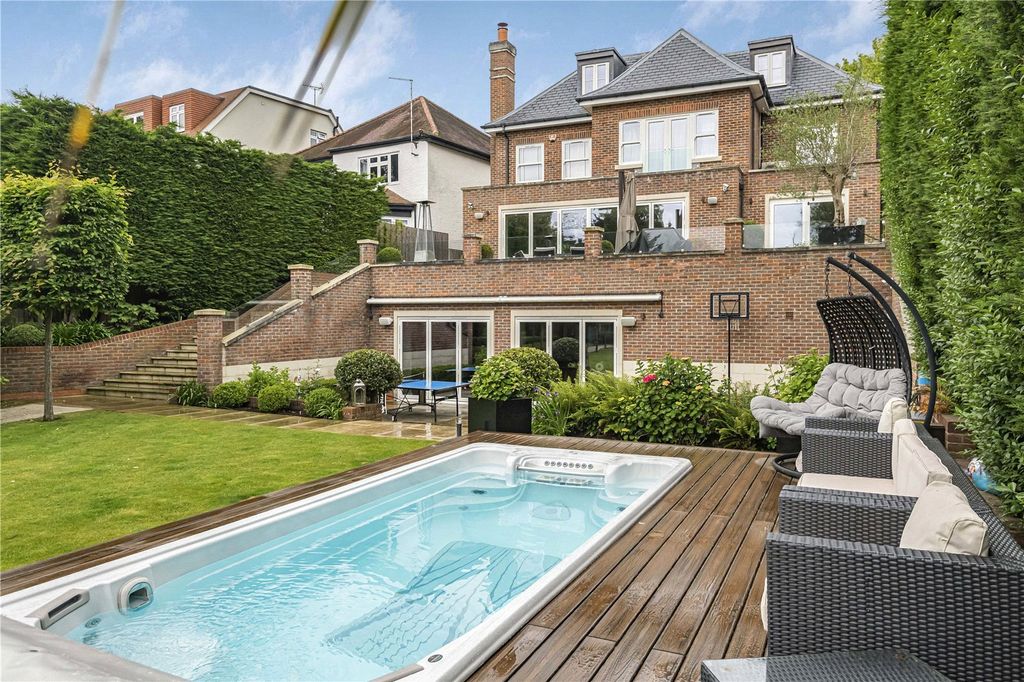 Property photo 2 of 57 Picture No. 82