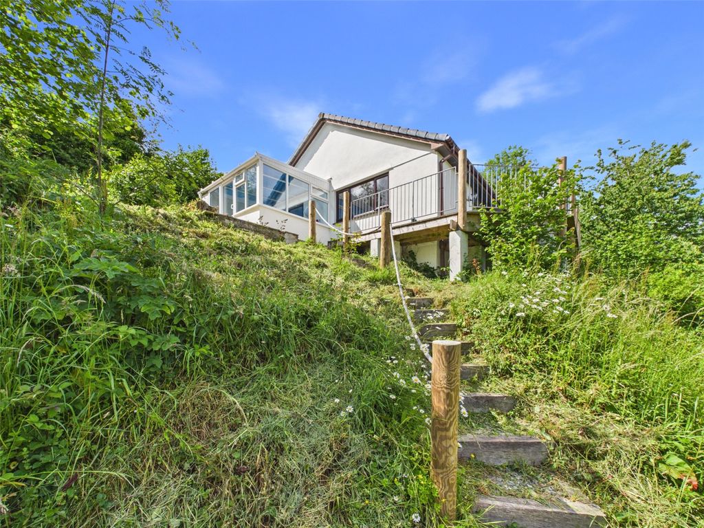 Property photo 2 of 34 Picture No. 36