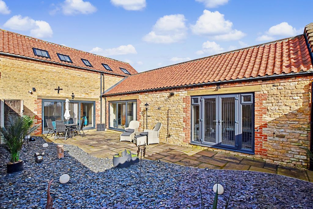 Property photo 1 of 26 Photo 22