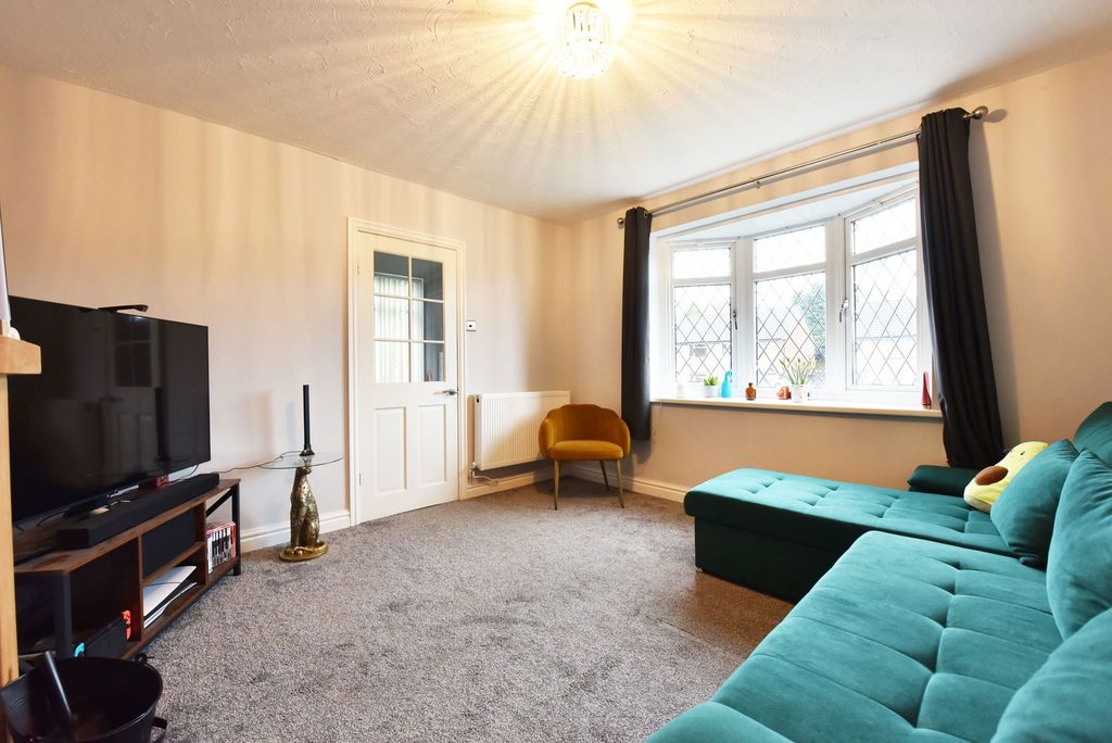 Property photo 3 of 16