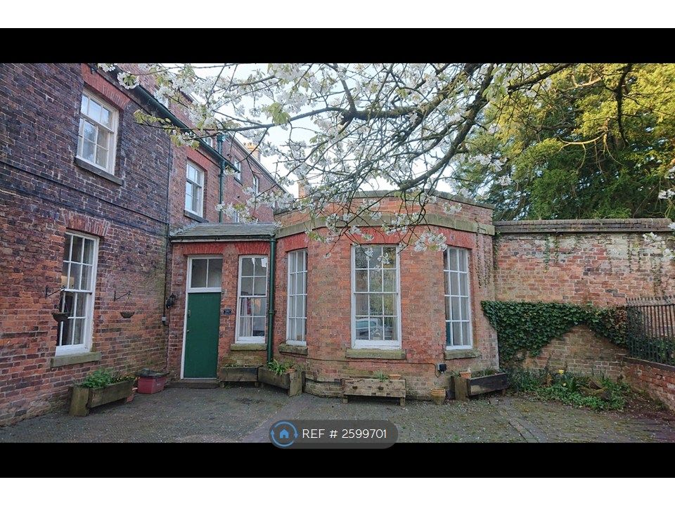 Property photo 1 of 30 Green Front Door + Octagon Room