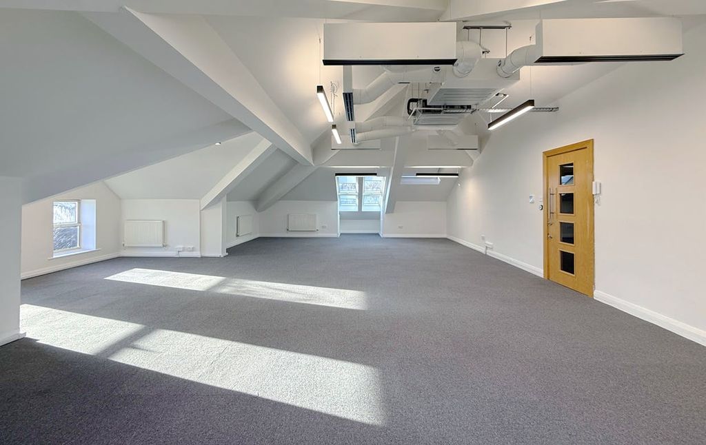 Property photo 2 of 10 1670x1500_Fairbank-House_Offices-To-Rent_0000S_0006_Layer-267.Png