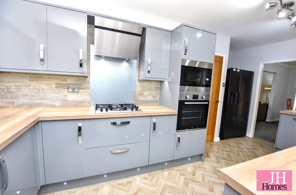 Property photo 1 of 26