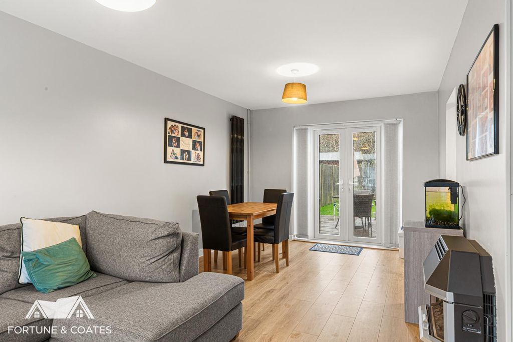 Property photo 3 of 18 Vicaragewood_2.Jpg